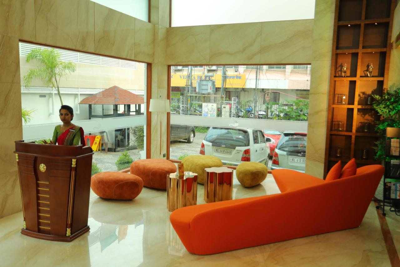 Coral Isle Hotel Kochi Exterior photo